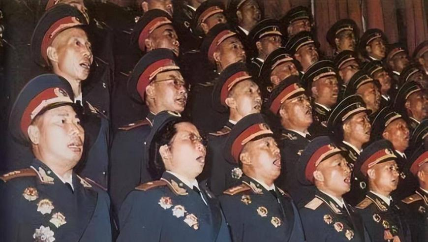 湖南两船相撞已致11人遇难5人失联,2025年澳门管家婆资料,公开决策资料解释落实_高级版V4.18